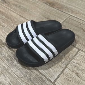 ADILETTE AQUA SLIDES youth size 1